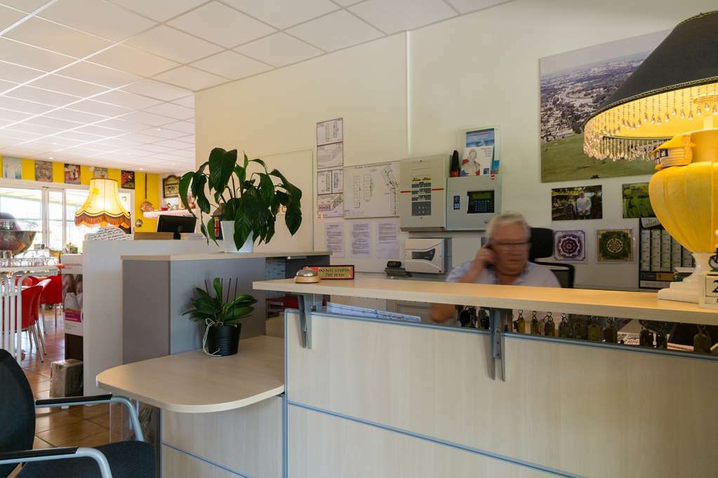 Logis Hotel Corintel Bordeaux Est Tresses Dalaman gambar